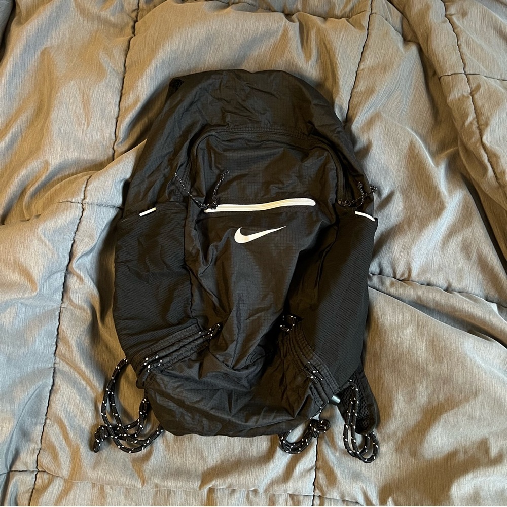 Nike stash backpack 17L